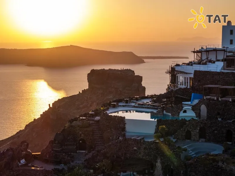 Фото отеля Honeymoon Petra Villas 5* Santorini Graikija išorė ir baseinai