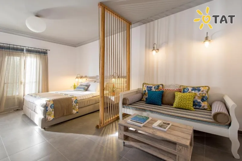 Фото отеля Caldera's Dolphin Suites 4* Santorini Graikija numeriai