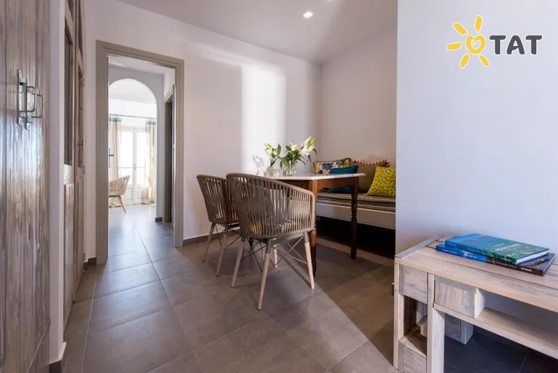 Фото отеля Caldera's Dolphin Suites 4* Santorini Graikija numeriai