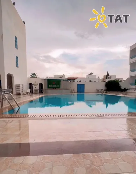 Фото отеля Les Citronniers Hotel 2* Хаммамет Тунис экстерьер и бассейны