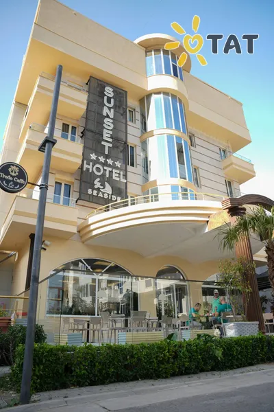 Фото отеля Sunset Hotel 3* Дуррес Албанія екстер'єр та басейни