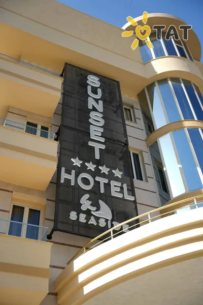 Фото отеля Sunset Hotel 3* Дуррес Албанія екстер'єр та басейни
