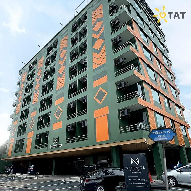 Фото отеля Infinite Hotel-Ratchada 3* Бангкок Таиланд экстерьер и бассейны