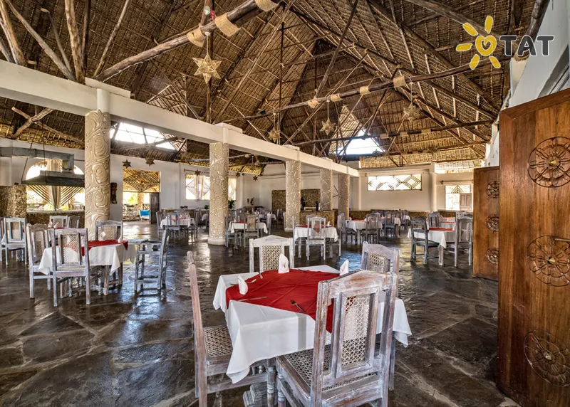 Фото отеля Jumbo Resort Watamu 4* Малінді Кенія бари та ресторани