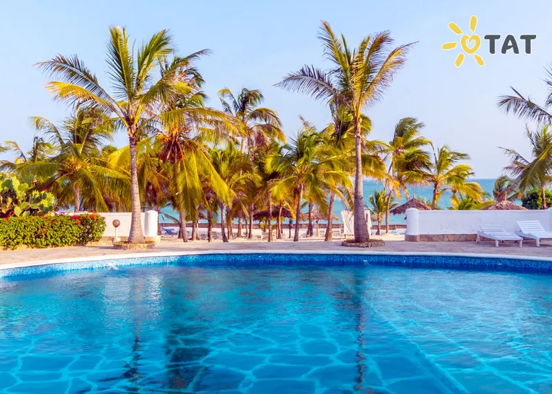 Фото отеля Jumbo Resort Watamu 4* Малінді Кенія екстер'єр та басейни