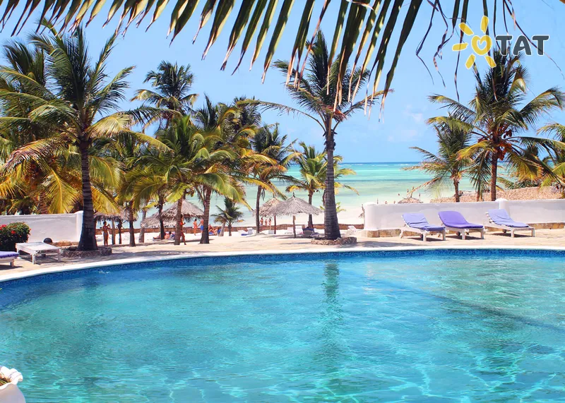 Фото отеля Jumbo Resort Watamu 4* Малінді Кенія екстер'єр та басейни