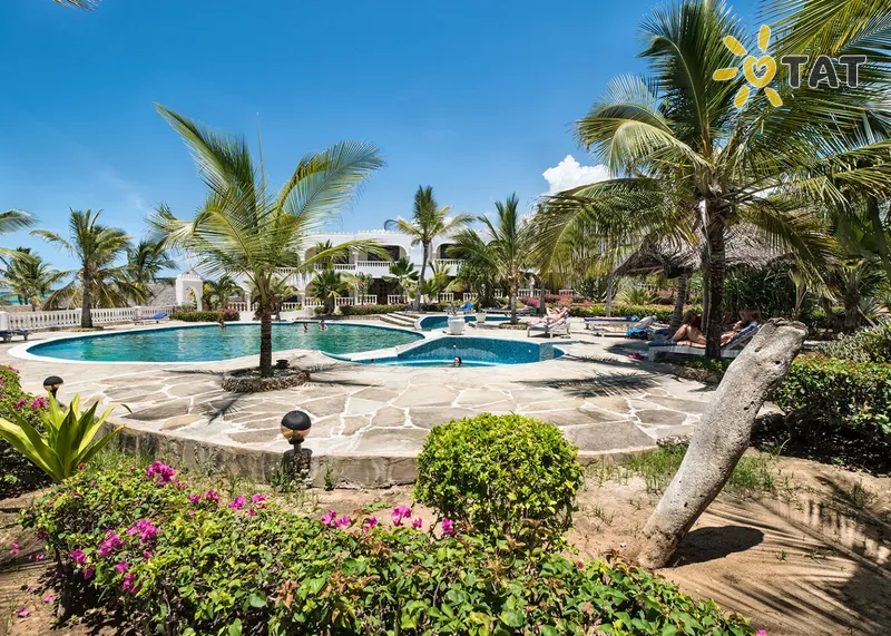 Фото отеля Jumbo Resort Watamu 4* Малінді Кенія екстер'єр та басейни