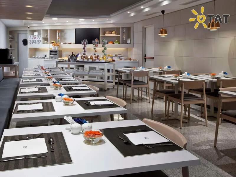 Фото отеля NH Madrid Atocha 3* Madride Spānija bāri un restorāni