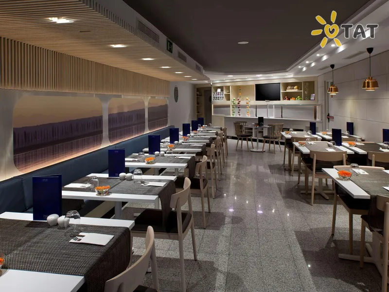 Фото отеля NH Madrid Atocha 3* Madride Spānija bāri un restorāni