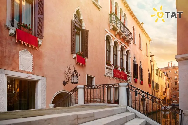 Фото отеля Palazzo Paruta 4* Venecija Italija išorė ir baseinai