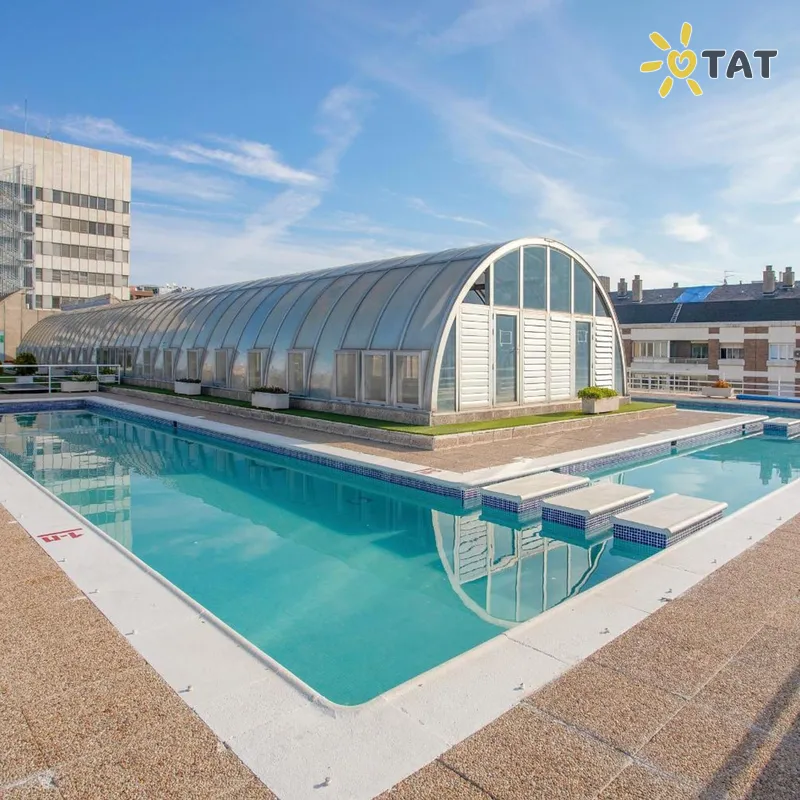 Фото отеля Pierre & Vacances Apartamentos Edificio Eurobuilding 2 4* Мадрид Испания экстерьер и бассейны