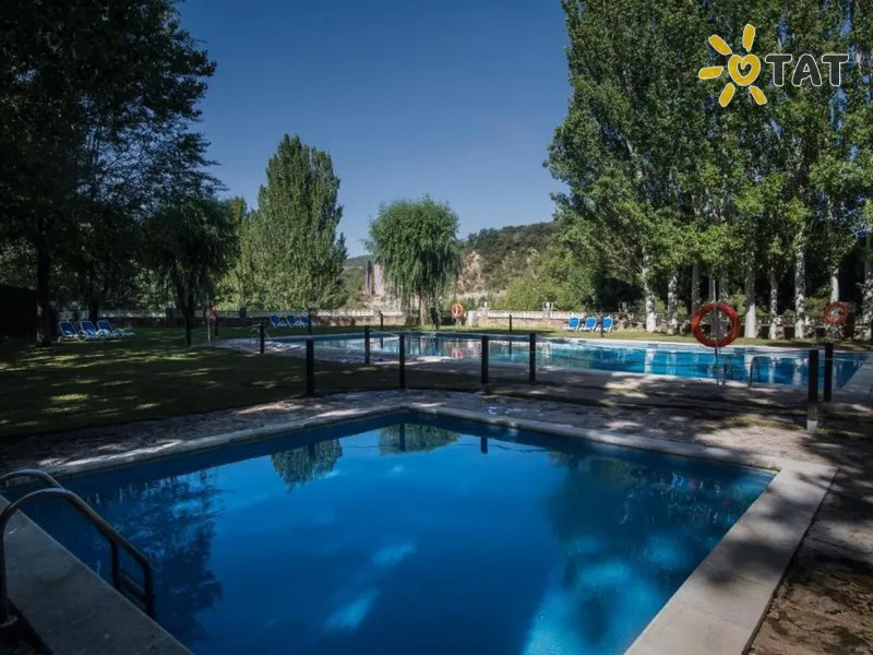 Фото отеля Ligüerre Enoturismo Camping & Bungalows 2* Barselona Ispanija išorė ir baseinai