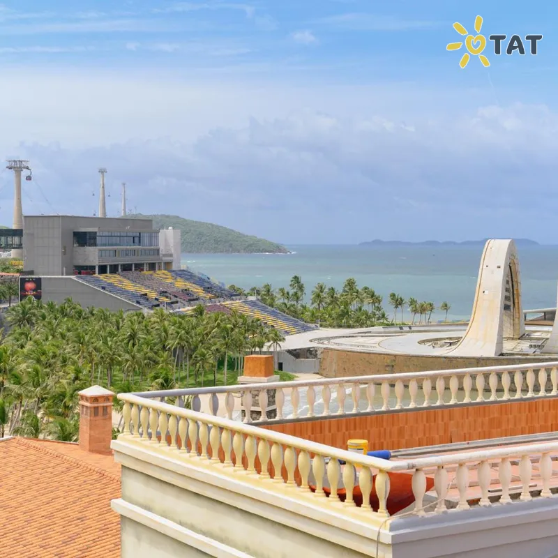 Фото отеля Golden Sunset Hotel 3* о. Фукуок Вьетнам экстерьер и бассейны