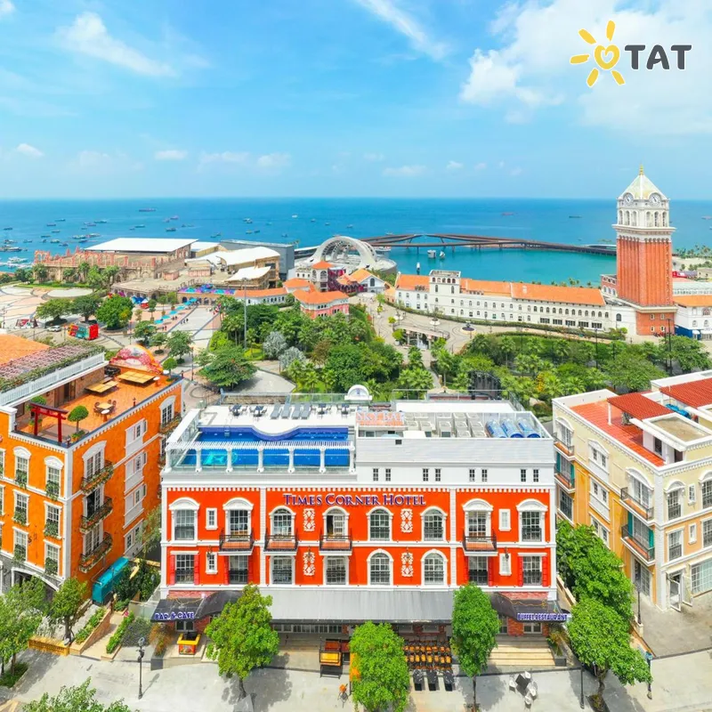 Фото отеля Times Corner Amalfi Hotel 4* о. Фукуок Вьетнам экстерьер и бассейны