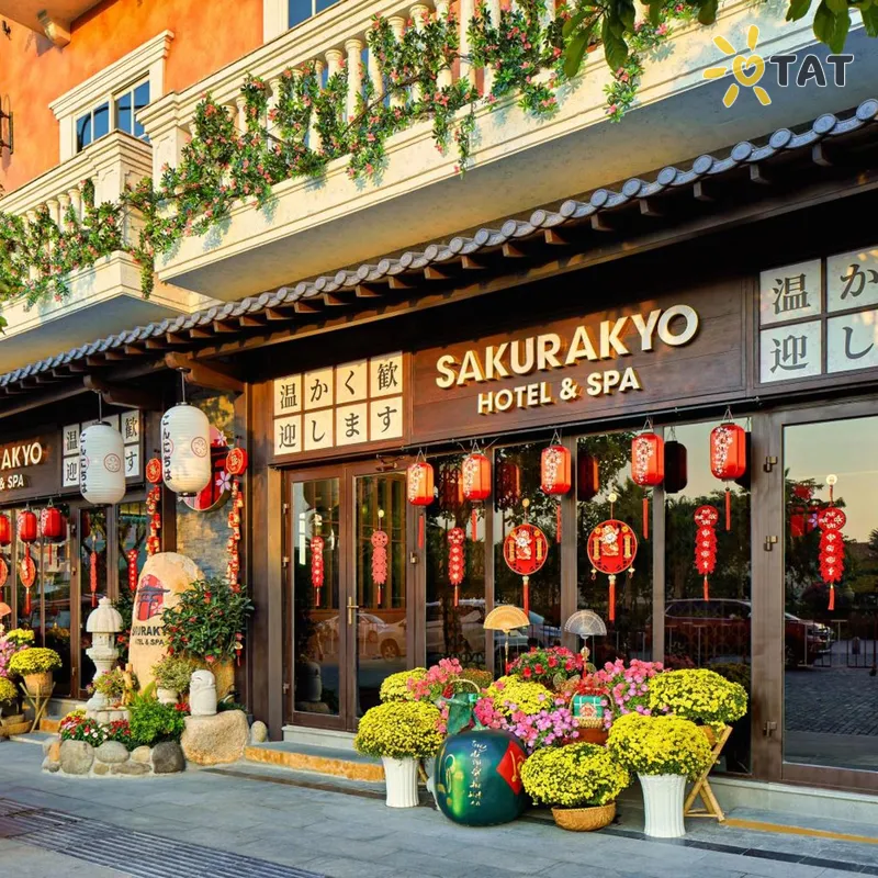 Фото отеля Sakurakyo Hotel & Spa Phu Quoc 4* о. Фукуок Вьетнам экстерьер и бассейны