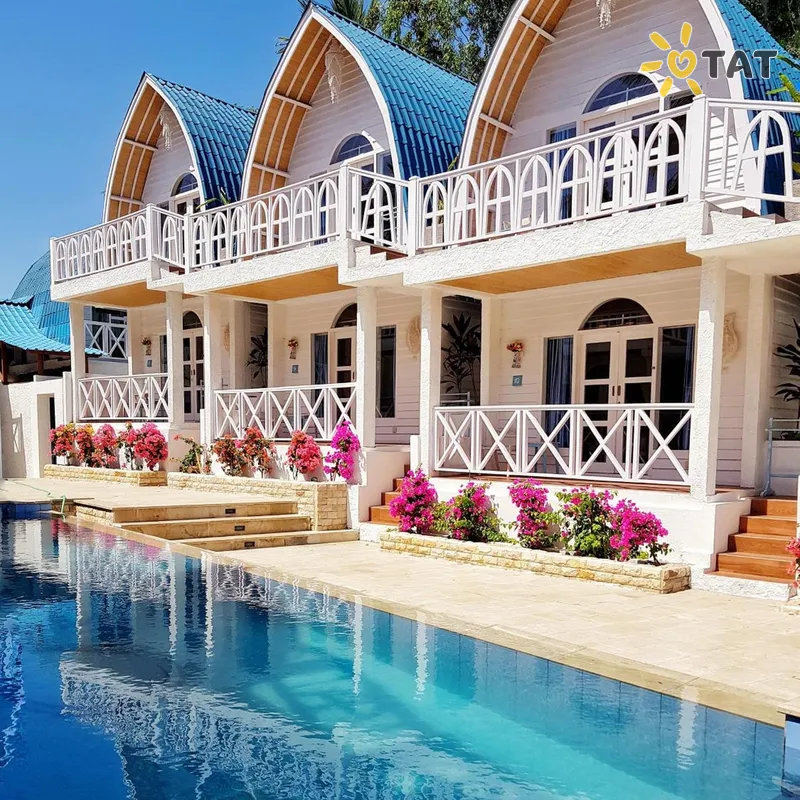 Фото отеля Santorini Beach Resort 3* apie. Lombokas Indonezija išorė ir baseinai