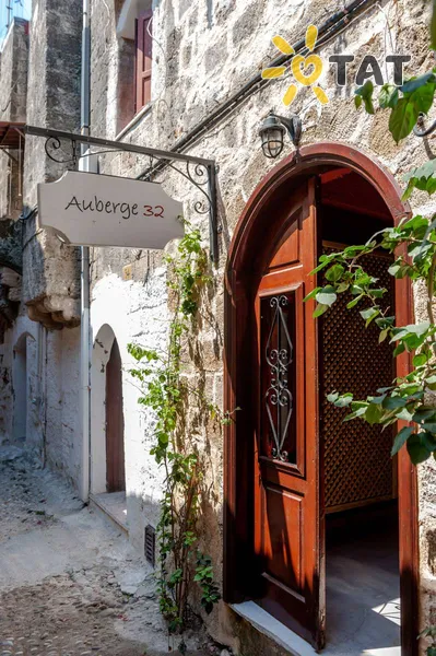 Фото отеля Auberge 32 2* о. Родос Греция экстерьер и бассейны