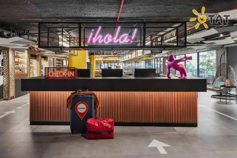 Фото отеля Moxy Hotel Barcelona 4* Барселона Испания лобби и интерьер