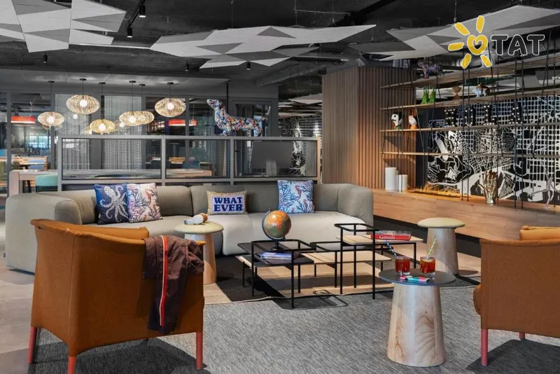 Фото отеля Moxy Hotel Barcelona 4* Барселона Испания лобби и интерьер