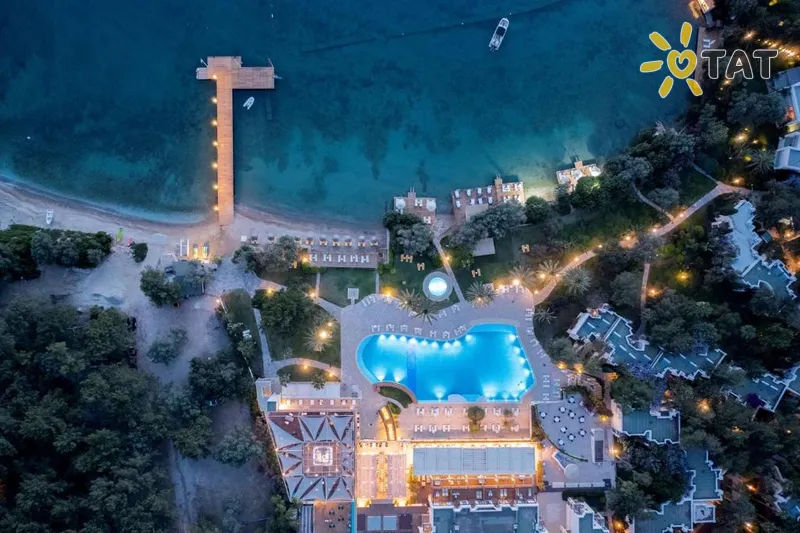 Фото отеля DoubleTree by Hilton Bodrum Isil Club Resort 5* Бодрум Турция экстерьер и бассейны