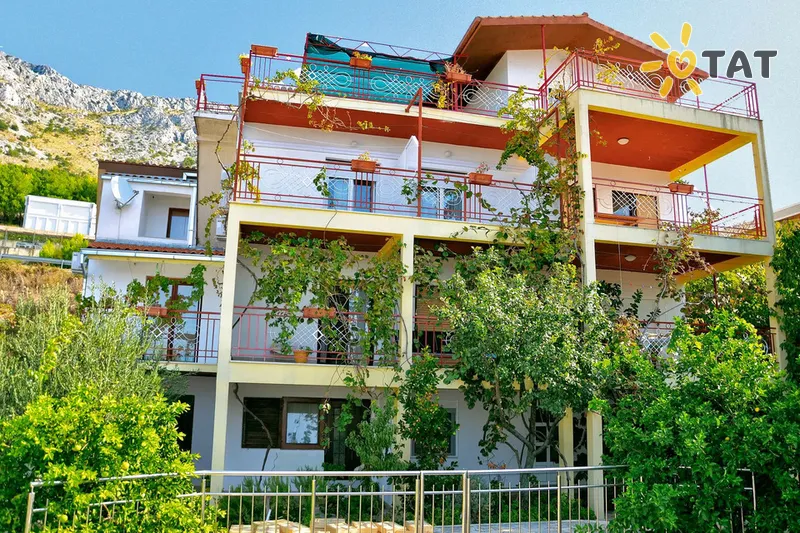 Фото отеля Omis  Apartamenty 3* Suskaidytas Kroatija išorė ir baseinai
