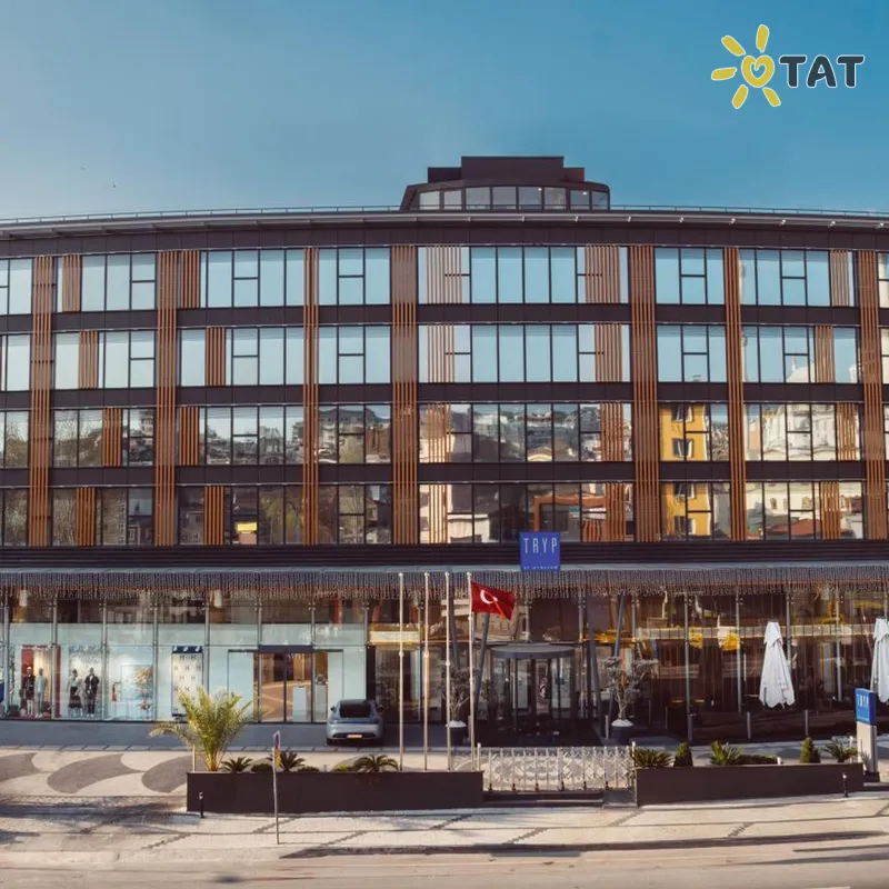 Фото отеля TRYP by Wyndham Istanbul Beyoglu 4* Стамбул Турция экстерьер и бассейны