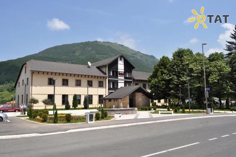 Фото отеля Komovi Hotel 3* Колашин Черногория экстерьер и бассейны