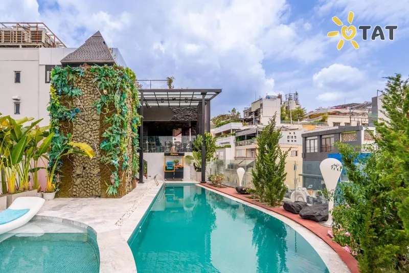 Фото отеля A&EM Saigon Hotel 5* Хошимин Вьетнам экстерьер и бассейны