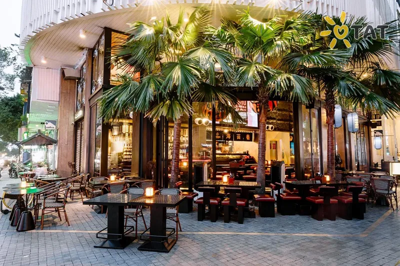 Фото отеля A&EM Saigon Hotel 5* Хошимин Вьетнам бары и рестораны