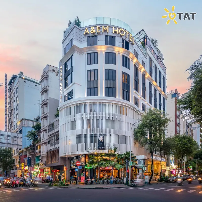 Фото отеля A&EM Saigon Hotel 5* Хошимин Вьетнам экстерьер и бассейны