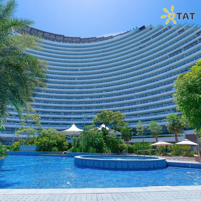 Фото отеля Tiancheng Central Coast Seaview Hotel 5* о. Хайнань Китай экстерьер и бассейны