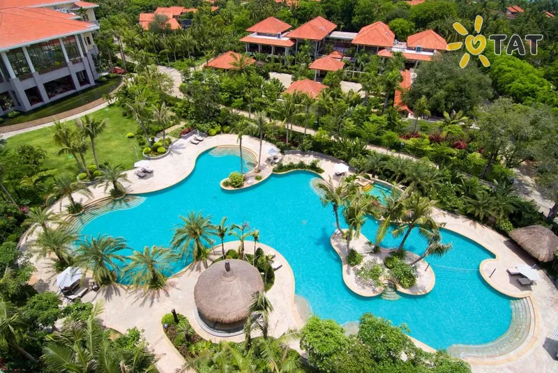 Фото отеля Luhuitou State Guesthouse & Resort 5* о. Хайнань Китай экстерьер и бассейны