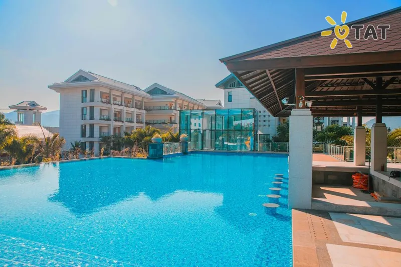 Фото отеля Sanya Yalong Bay 99 Resort 4* о. Хайнань Китай экстерьер и бассейны