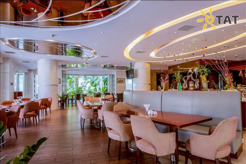 Фото отеля Mingshen Golf & Bay Resort Sanya 4* о. Хайнань Китай бары и рестораны