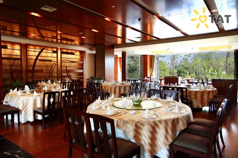 Фото отеля Mingshen Golf & Bay Resort Sanya 4* о. Хайнань Китай бары и рестораны