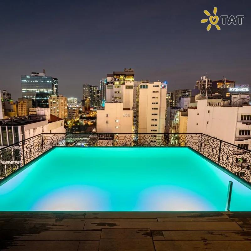 Фото отеля Icon Saigon Hotel 4* Хошимин Вьетнам экстерьер и бассейны