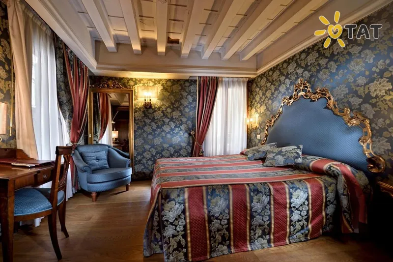 Фото отеля Suites Torre dell Orologio 4* Венеция Италия номера