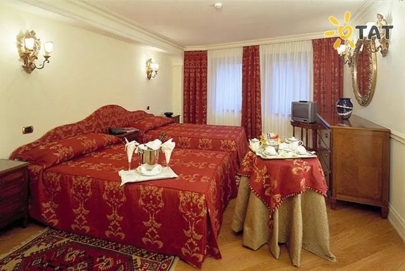 Фото отеля Suites Torre dell Orologio 4* Венеция Италия номера