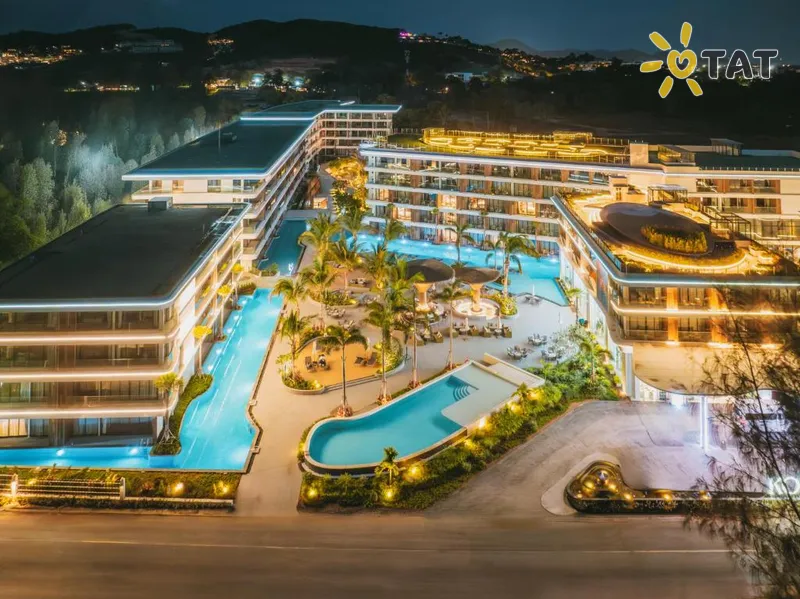 Фото отеля Kora Beach Resort Phuket 5* о. Пхукет Таиланд экстерьер и бассейны