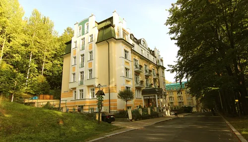 Savoy Villa Spa Park Hotel