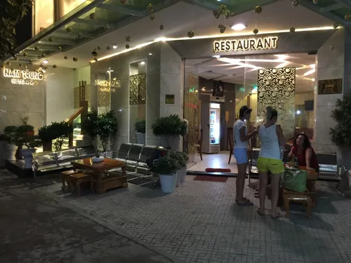 Art Deluxe – Nam Trung Hotel