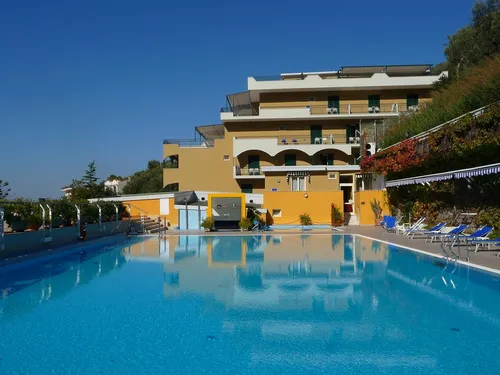 Paskutinės minutės kelionė в Best Western La Solara Hotel 4☆ Italija, Sorentas