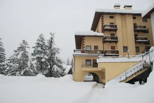 Corona Hotel