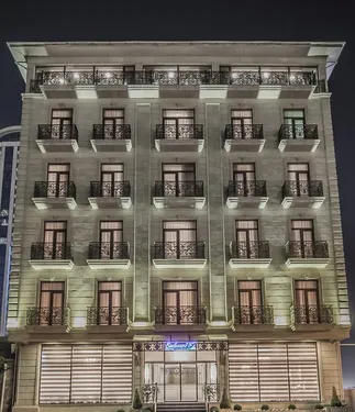 Boulevard Side Hotel