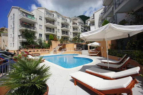Petrovac Bay Apartments
