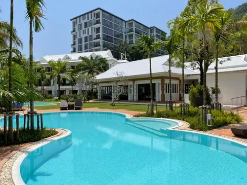 The Pe La Resort