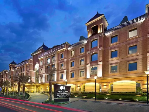 Горящий тур в DoubleTree by Hilton Riyadh — Al Muroj Business Gate 3☆ Саудовская Аравия, Эр-Рияд