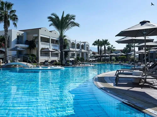 Pelagos Suites Hotel & Spa