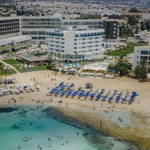 Tasia Maris Sands Beach Hotel