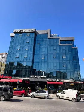 SkyPort Hotel